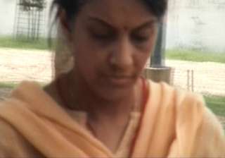 nupur talwar surrenders in court moves for bail... nupur talwar surrenders in court moves for bail...
