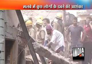 two dead as building collapses in bara hindu rao... two dead as building collapses in bara hindu rao...