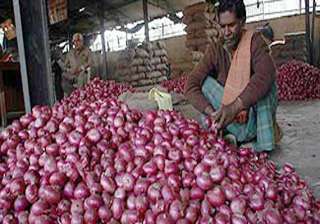 onion selling at rs 60 a kg in delhi markets... onion selling at rs 60 a kg in delhi markets...