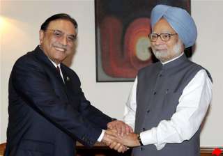 pm asks zardari to pray for peace in both... pm asks zardari to pray for peace in both...