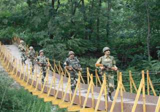 pak targets indian posts along poonch 7th... pak targets indian posts along poonch 7th...