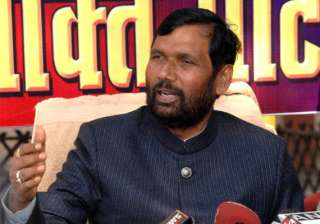 paswan questions congress silence over corruption... paswan questions congress silence over corruption...