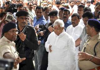 prisoner no 3312 lalu prasad wears jail uniform... prisoner no 3312 lalu prasad wears jail uniform...