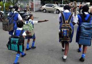private schools in karnataka oppose rte... private schools in karnataka oppose rte...