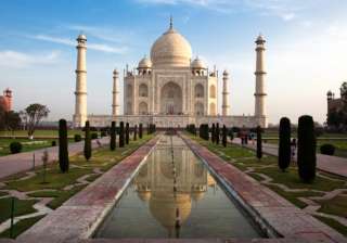 protest at taj mahal over high court demand -... protest at taj mahal over high court demand -...