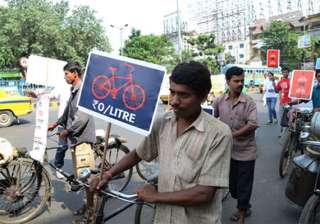 protests against cycling ban on major kolkata... protests against cycling ban on major kolkata...