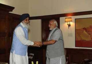 prakash singh badal raises chandigarh transfer... prakash singh badal raises chandigarh transfer...