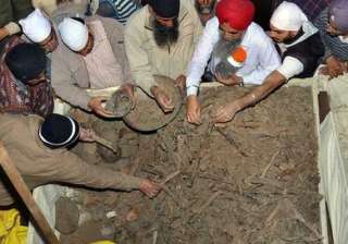 remains of 282 mutineers of 1857 revolt dug out... remains of 282 mutineers of 1857 revolt dug out...