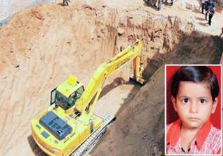 mahi s fate uncertain as rescuers struggle to... mahi s fate uncertain as rescuers struggle to...
