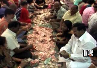 rs 14.6 cr cash gold donated to shirdi shrine at... rs 14.6 cr cash gold donated to shirdi shrine at...