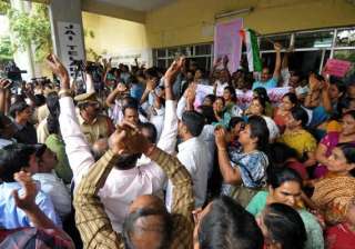 seemandhra cong leaders to step up demand for... seemandhra cong leaders to step up demand for...