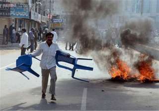 seemandhra protests ap cm reviews situation -... seemandhra protests ap cm reviews situation -...