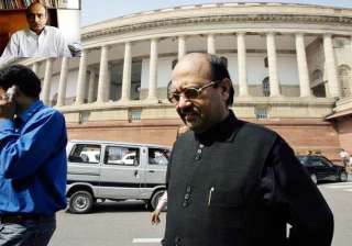 fake cd war escalates - India TV fake cd war escalates - India TV
