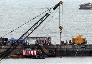sindhurakshak no indication of sabotage says navy... sindhurakshak no indication of sabotage says navy...