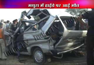 six killed as maruti van rams into truck near... six killed as maruti van rams into truck near...