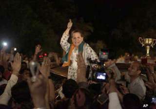 sonia big b srk come out on streets to celebrate... sonia big b srk come out on streets to celebrate...