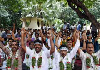 striking ap government employees to hold talks... striking ap government employees to hold talks...