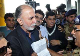 supreme court extends tejpal s interim bail till... supreme court extends tejpal s interim bail till...