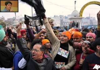 team anna defends protest against pm - India TV team anna defends protest against pm - India TV