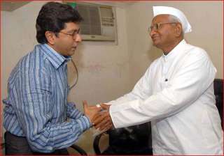team anna divided over raj hazare praises mns... team anna divided over raj hazare praises mns...