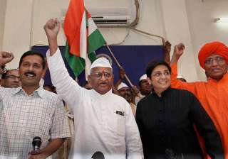 team anna members to sit on indefinite fast from... team anna members to sit on indefinite fast from...