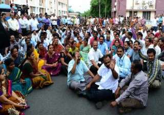 telangana pro andhra employees at secretariat to... telangana pro andhra employees at secretariat to...