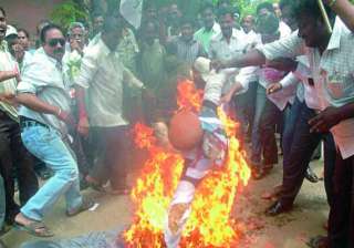 seemandhra erupts against telangana amid shutdown... seemandhra erupts against telangana amid shutdown...
