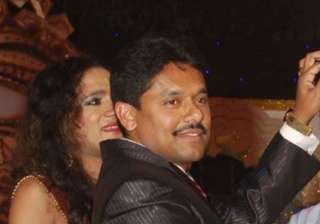 thane company dupes 44 000 investors owner couple... thane company dupes 44 000 investors owner couple...