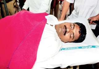 thrashed by mlas inside assembly mumbai traffic... thrashed by mlas inside assembly mumbai traffic...