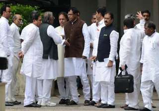 two more andhra ministers quit over telangana -... two more andhra ministers quit over telangana -...