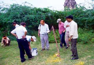 unnao gold hunt gsi radar survey indicates metal... unnao gold hunt gsi radar survey indicates metal...