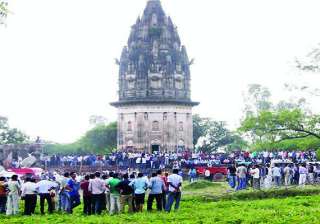 unnao gold hunt sc refuses to interfere - India TV unnao gold hunt sc refuses to interfere - India TV