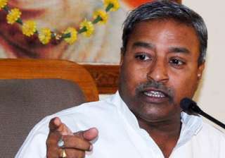 vinay katiyar lashes out at congress over... vinay katiyar lashes out at congress over...