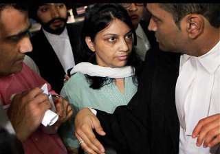 warrant against nupur talwar extended till apr 30... warrant against nupur talwar extended till apr 30...