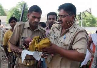 woman vanishes leaving her infant inside a well -... woman vanishes leaving her infant inside a well -...