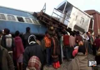 5 killed as brahmaputra mail collides with goods... 5 killed as brahmaputra mail collides with goods...