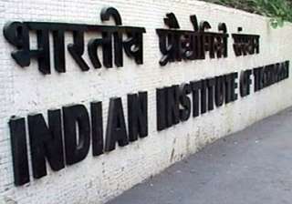 more than 5.6 lakh candidates appear for iit jee... more than 5.6 lakh candidates appear for iit jee...