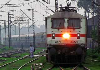 42 crude bombs seized from train in jharkhand -... 42 crude bombs seized from train in jharkhand -...