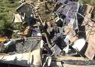 2 killed 21 injured as minibus falls into gorge... 2 killed 21 injured as minibus falls into gorge...