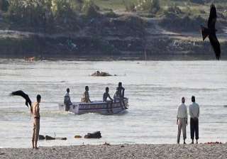 5 men drown in yamuna during holi revelry - India... 5 men drown in yamuna during holi revelry - India...