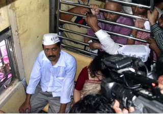 aap blames police media for chaos during kejriwal... aap blames police media for chaos during kejriwal...