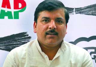 aap leader faces tough questions in varanasi -... aap leader faces tough questions in varanasi -...