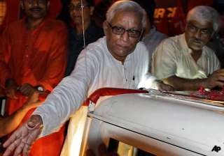 bengal cm sweating it out in jadavpur - India TV bengal cm sweating it out in jadavpur - India TV