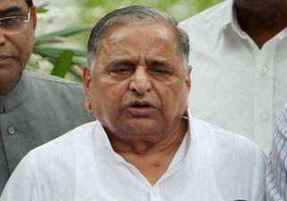 congress leaders meet mulayam seek support for... congress leaders meet mulayam seek support for...