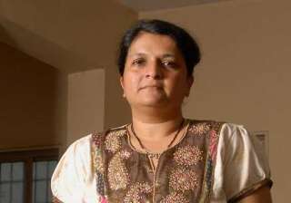 damania takes u turn on resignation maharashtra... damania takes u turn on resignation maharashtra...