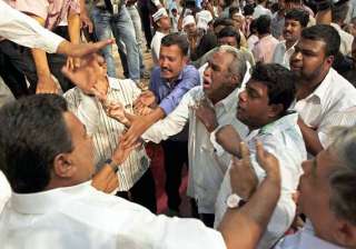 debate between nilekani ananth kumar abandoned... debate between nilekani ananth kumar abandoned...