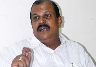 eggs pelted at congress leader s car in kerala -... eggs pelted at congress leader s car in kerala -...