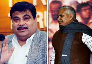 gadkari accepts kushwaha s offer after all round... gadkari accepts kushwaha s offer after all round...