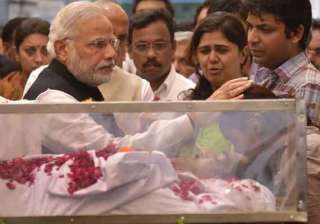gopinath munde s body being flown to his native... gopinath munde s body being flown to his native...