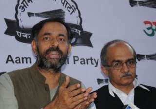 aap expels rebel leaders prashant bhusan yogendra... aap expels rebel leaders prashant bhusan yogendra...